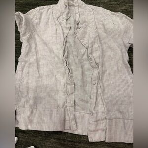 Everlane Light Gray Striped Short Sleeve Button Up Linen Top